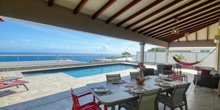 Villa-luxe-Martinique - Terrasse et vue mer